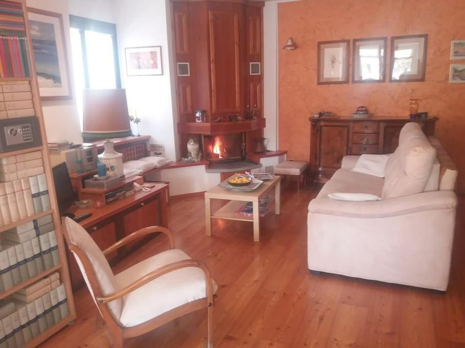 Casa Colori Villa Poggiridenti Buitenkant foto